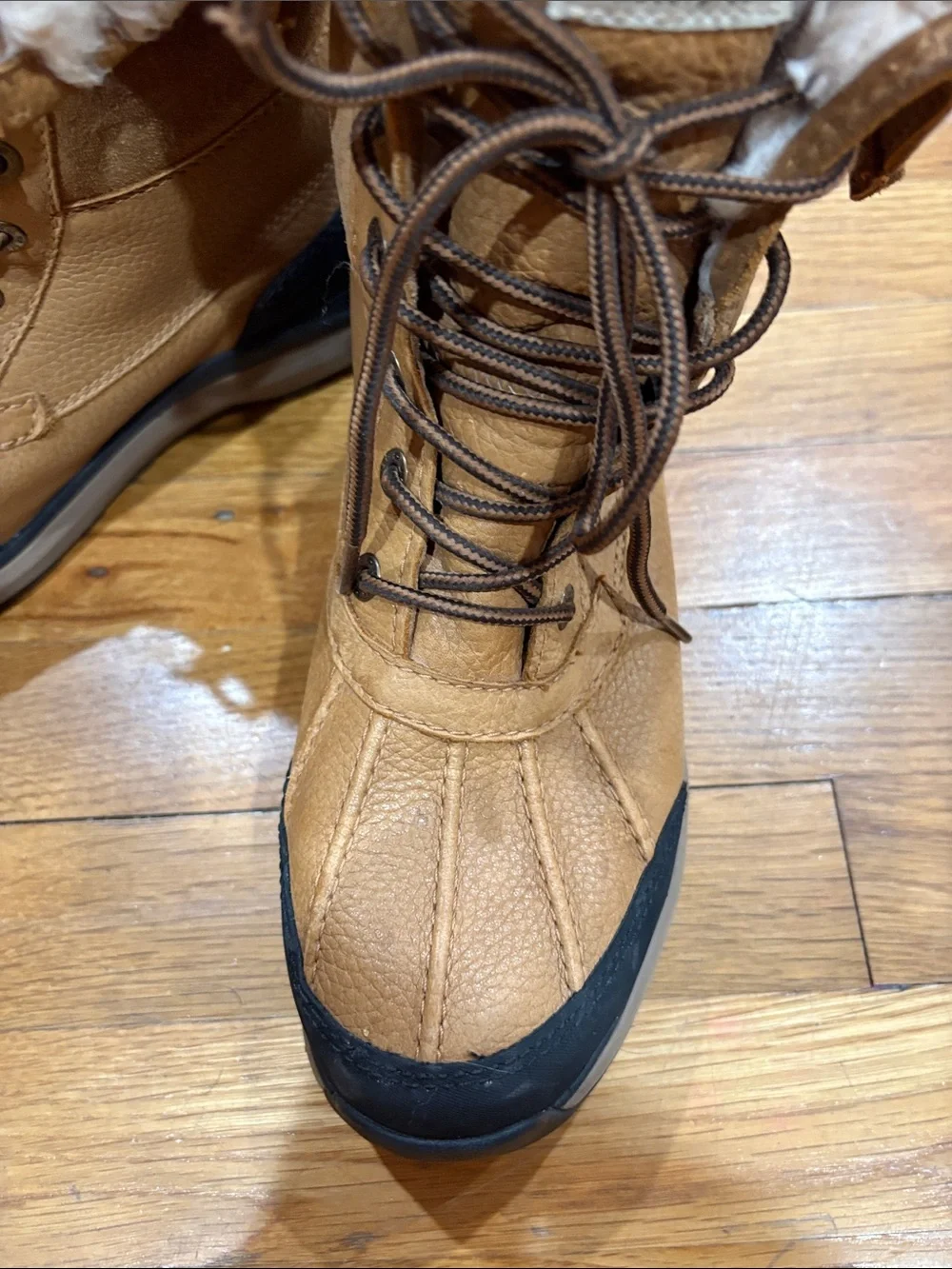 UGG Chestnut Brown Lace-Up Shearling Winter Boots women’s size 8 water proof